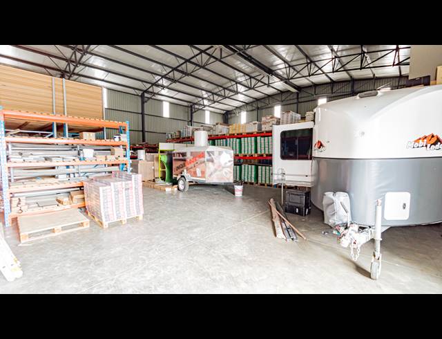 647M² MINI FACTORY FOR SALE IN KNOPJESLAAGTE